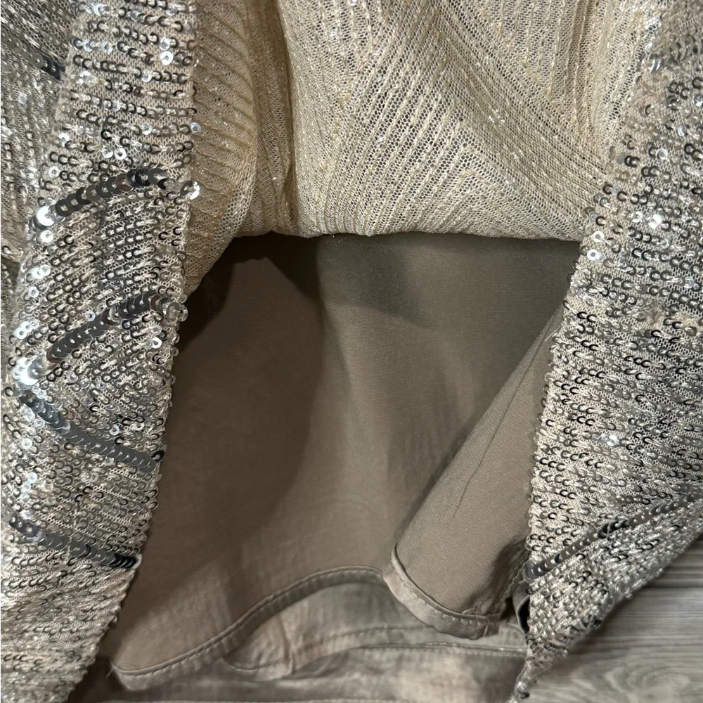 Champagne Sequin Diamond Top Skies are Blue Size Small Round Neckline Boxy Fit - Picture 6 of 11